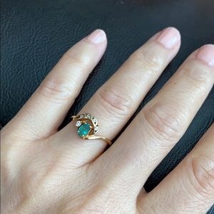 14K Solid Yellow Gold Green Emerald CZ Ring Size 5